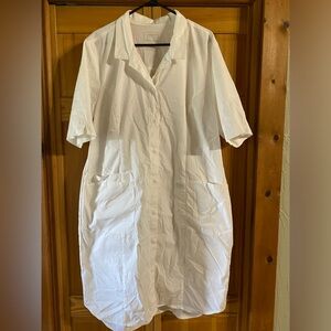 Cherokee workwear size extra large, white scrub dress
